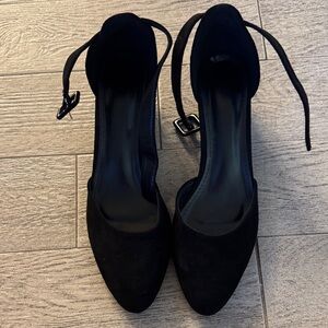 Black faux suede chunky block heels